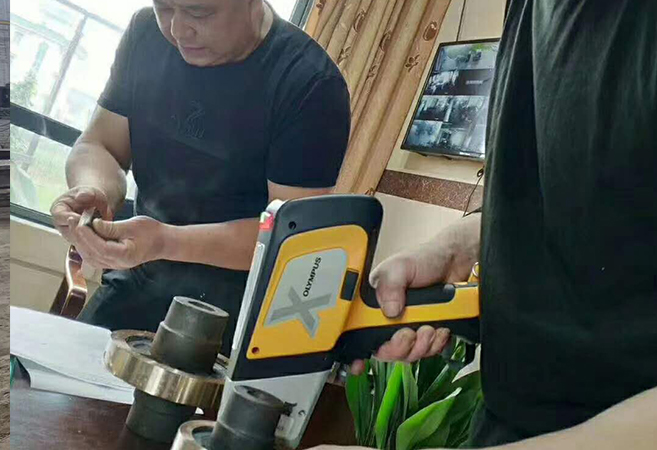奧林巴斯手持式合金分析儀，現(xiàn)場(chǎng)杭州大江東工業(yè)園區(qū)交貨一臺(tái)